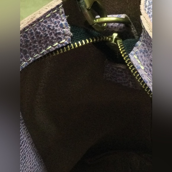 Portland Leather Goods Medium Crossbody Bag. Lilac - Picture 7 of 15